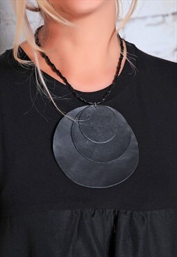 Short black leather necklace in three moons 