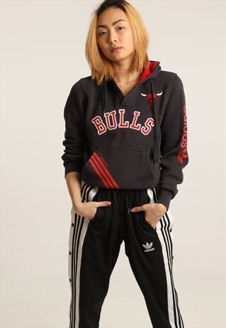 VINTAGE ADIDAS EMBROIDERED CHICAGO BULLS HOODIE