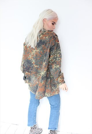 VINTAGE 90S MOSS GREEN CAMO JACKET