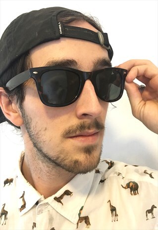 VINTAGE 90S CLASSIC BROWN WAYFARER SUNGLASSES
