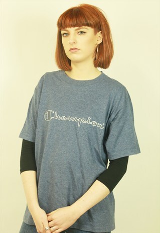 VINTAGE 90S CHAMPION TSHIRT
