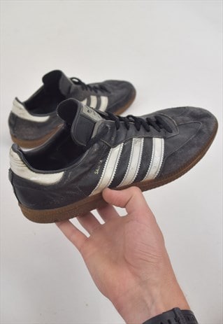 VINTAGE 90S BLACK WHITE ADIDAS SAMBA TRAINER