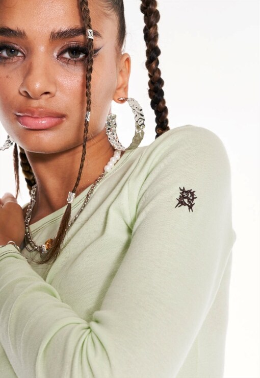 garment image