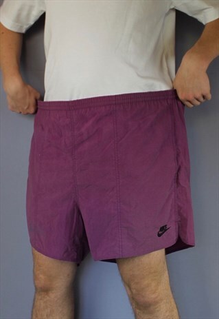 VINTAGE NIKE SHORTS IN PURPLE WITH POCKETS, EMBROIDERED LOGO