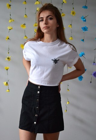BABY BEE EMBROIDERED WHITE CROPPED T-SHIRT