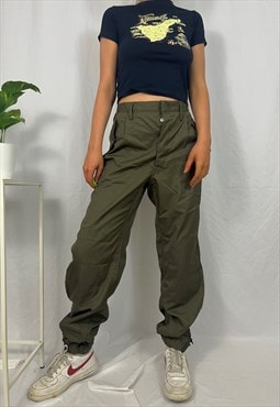 Vintage cargo trousers in green. 