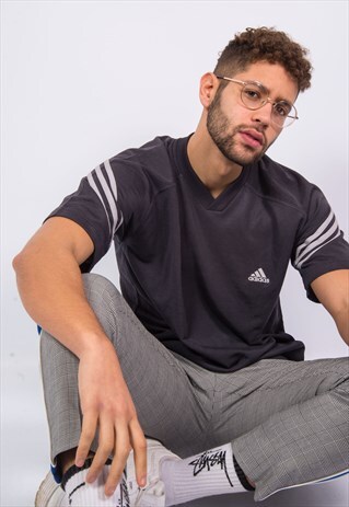 VINTAGE ADIDAS T-SHIRT
