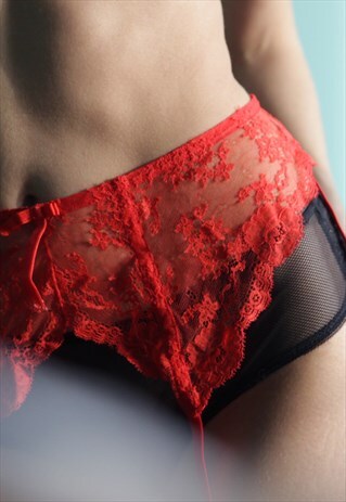 ITALIAN VINTAGE RED LACE PIN UP SUSPENDER GARTER BELT