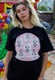 GRAPHIC TEE IN BLACK WITH CREEPY DOLL HEAD PRINT HALLOWEEN