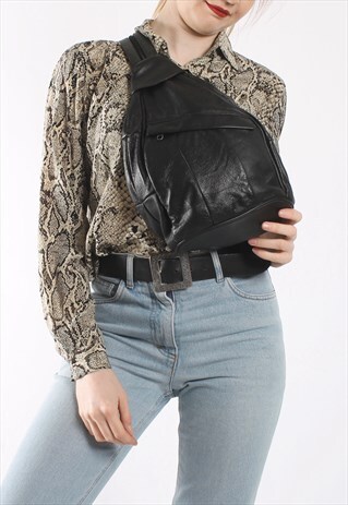 VINTAGE 90S TRIANGLE SLOUCHY BACKPACK IN BLACK LEATHER