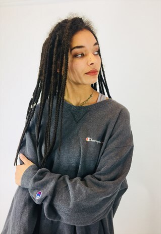 VINTAGE CHAMPION SWEATSHIRT
