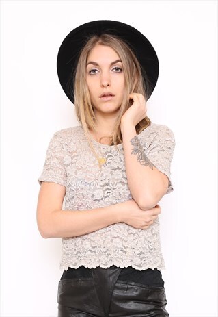 VINTAGE 90S BEIGE LACE T-SHIRT TOP