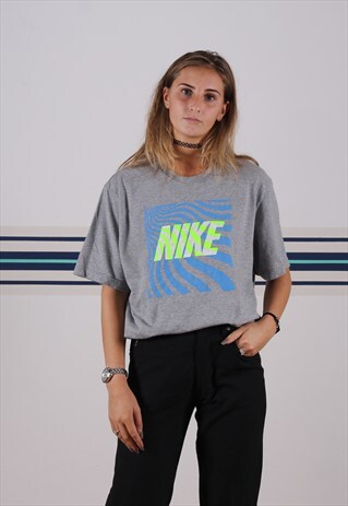 LARGE RETRO PRINT NIKE T-SHIRT