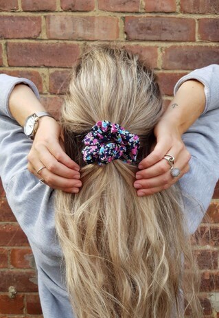 NAVY BLUE WITH PINK FLORAL PRINT SCRUNCHIE