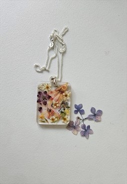 Dried flower necklace in resin epoxy with 925 silver chain