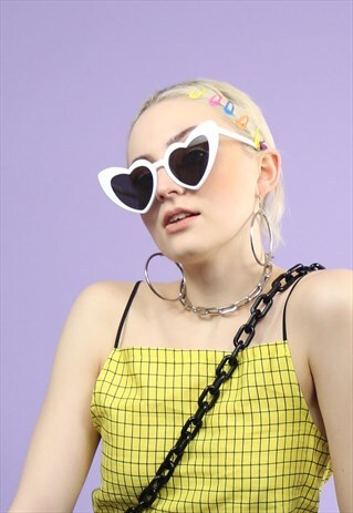 TINTED HEART SUNGLASSES IN WHITE