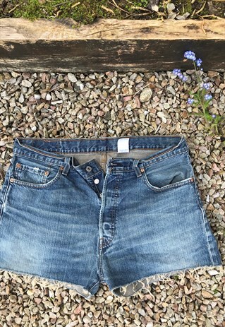 VINTAGE DISTRESSED BLUE BUTTON FLY LEVI 501 SHORTS