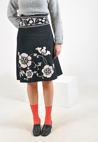 VINTAGE A LINE KNEE LENGTH SKIRT