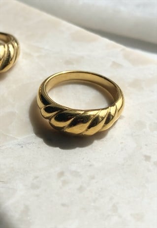 CROISSANT RING GOLD PLATED