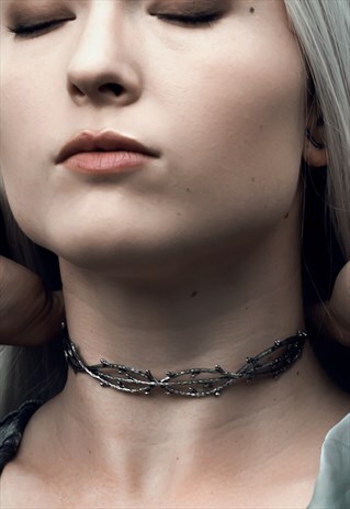 ENCHANTED FOREST DOUBLE GOTHIC THORN CHOKER
