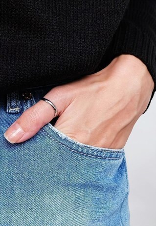 CHIC STERLING SILVER THUMB RING