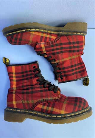 DR. MARTEN TYREE BOOTS RED TARTAN PLAID CHECK ANKLE