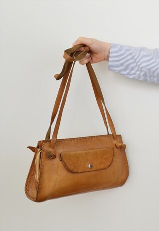 LEATHER BARREL BAG