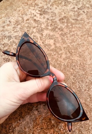 Y2K TORTOISESHELL PRINT BLACK SUNGLASSES