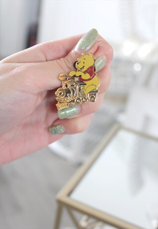 BROOCH PINS WINNIE THE POOH