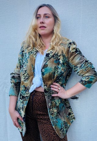 VELVET BLAZER