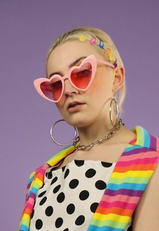 TINTED HEART SUNGLASSES IN PINK