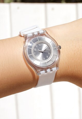 COMPACT CLEAR BODY WATCH