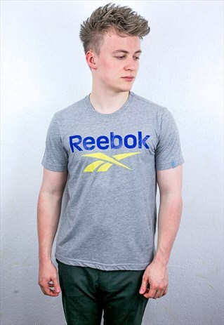 VINTAGE REEBOK T-SHIRT