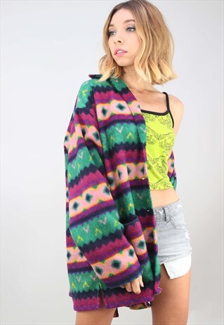 VINTAGE 90S OVERSIZED PATTERNED FESTIVAL FLEECE CARDIGAN