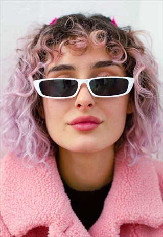 90'S TINY SPORTY WHITE SUNGLASSES WITH BLACK LENSES