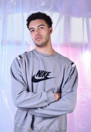 VINTAGE NIKE GREY SWEATSHIRT