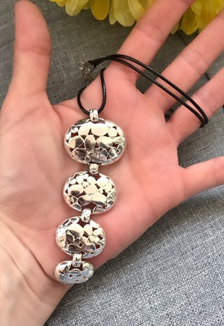 CRACKED PENDANT ROPE NECKLACE
