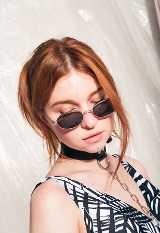 VINTAGE SUNGLASSES Y2K OVAL BLACK SHADES