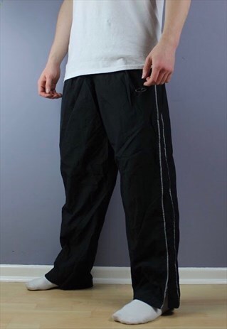 VINTAGE CHAMPION JOGGERS IN BLACK EMBROIDERED LOGO