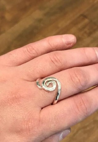 EYE SWIRL RING
