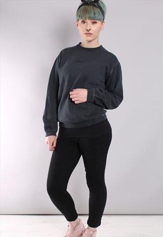 VINTAGE NIKE SWEATSHIRT