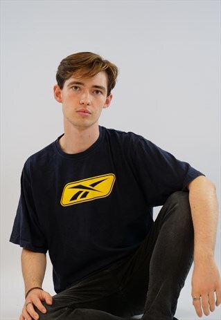 VINTAGE BLACK REEBOK T-SHIRT W YELLOW LOGO FRONT