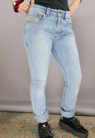 VINTAGE DIESEL JEANS IN BLUE WITH ICONIC LOGO ON BACK