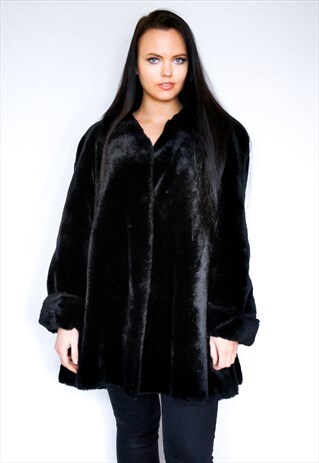 VINTAGE BLACK FAUX FUR COAT.