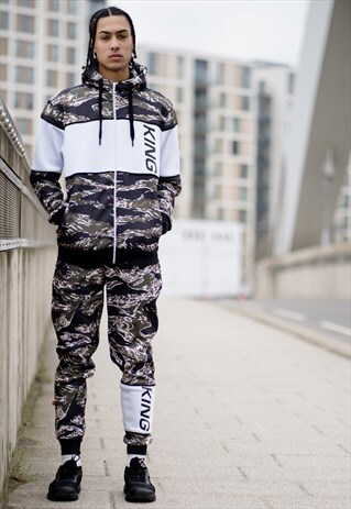 MANOR TRACKSUIT PANTS IN TIGER CAMO