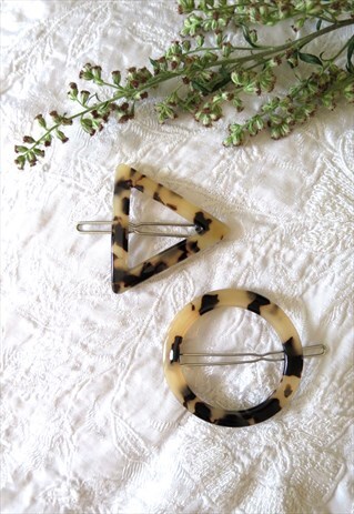 2 PACK, LIGHT TORTOISESHELL SHAPE RESIN BARRETTE HAIR CLIP