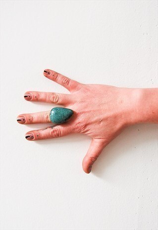 VINTAGE ETHNIC SEMI PRECIOUS TURQUOISE FANG STONE RING