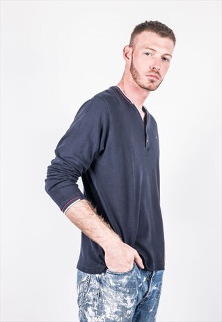 VINTAGE 1990S NAVY BLUE LONG-SLEEVED TOMMY HILFIGER T-SHIRT