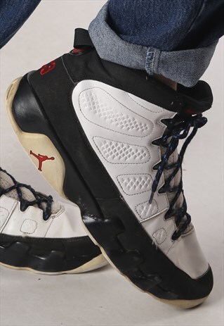 AIR JORDAN HI TOP TRAINERS UK 10 . US 11 (82E)