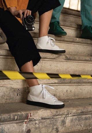 MINIMAL HIGH WHITE LEATHER W/BONE